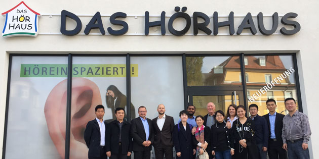 Hochrangige chinesische Delegation besucht Vorzeigebetrieb in Regensburg