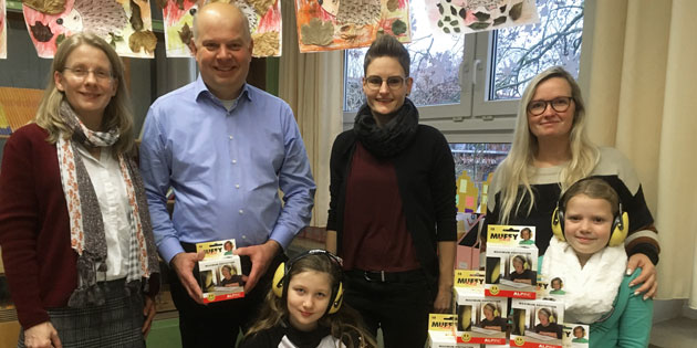 Rottler Haumann spendet Gehörschutz an Grundschule Rottler Haumann spendet Gehörschutz an Grundschule