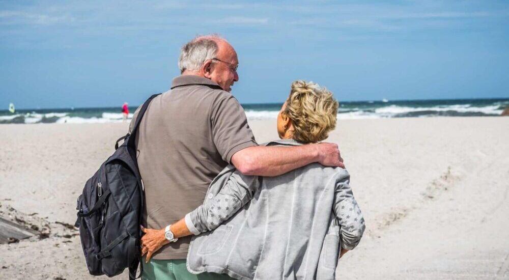 Im Sommer gilt es, das Hörsystem vor direkter Sonneneinstrahlung und Hitze zu schützen. 