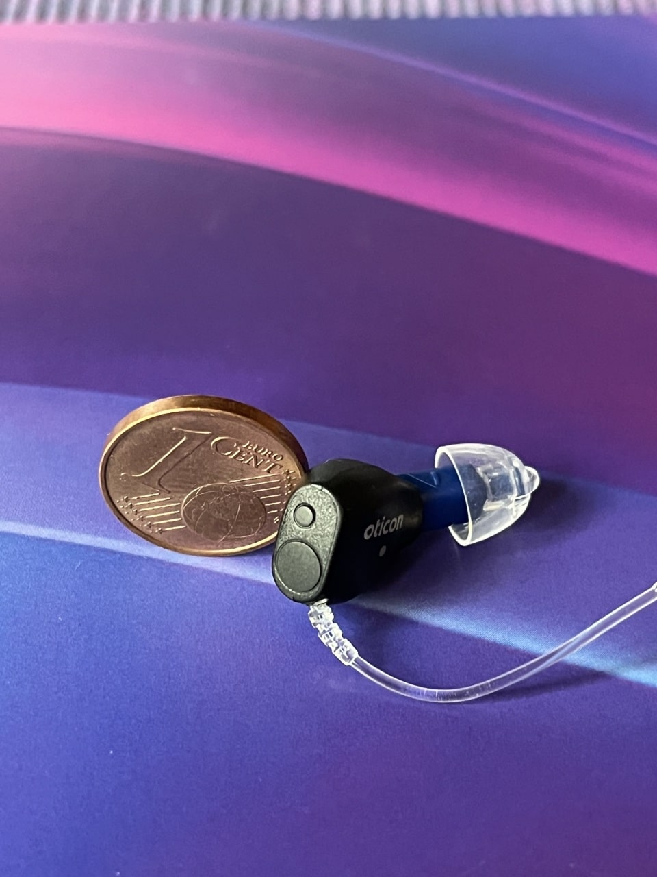 Jan Balmes, technischer Leiter Audiologie bei Oticon Deutschland, stellte in Nürnberg die Produktneuheiten des dänischen Herstellers vor. 