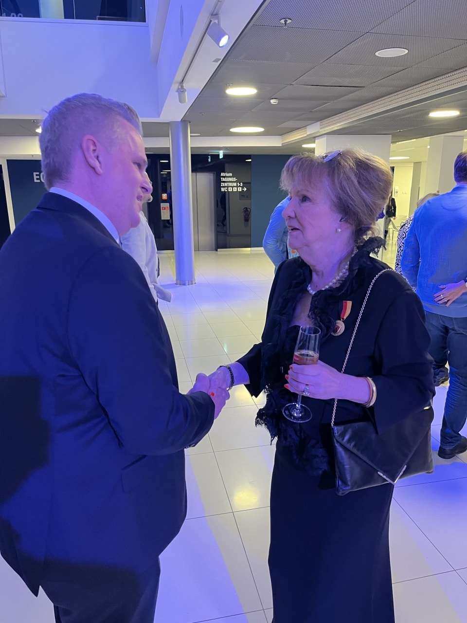 Zu den anwesenden Gästen gehörte auch EUHA-Geschäftsführer Tobias Bartels,