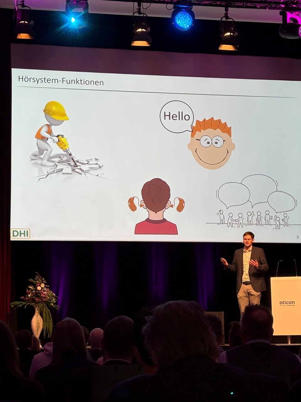 Dr. Florian Denk, Leiter des Bereichs Forschung und Studien am Deutschen Hörgeräte Institut (DHI), referierte über das Thema „Verstärkung ans Ohr, aber richtig!".