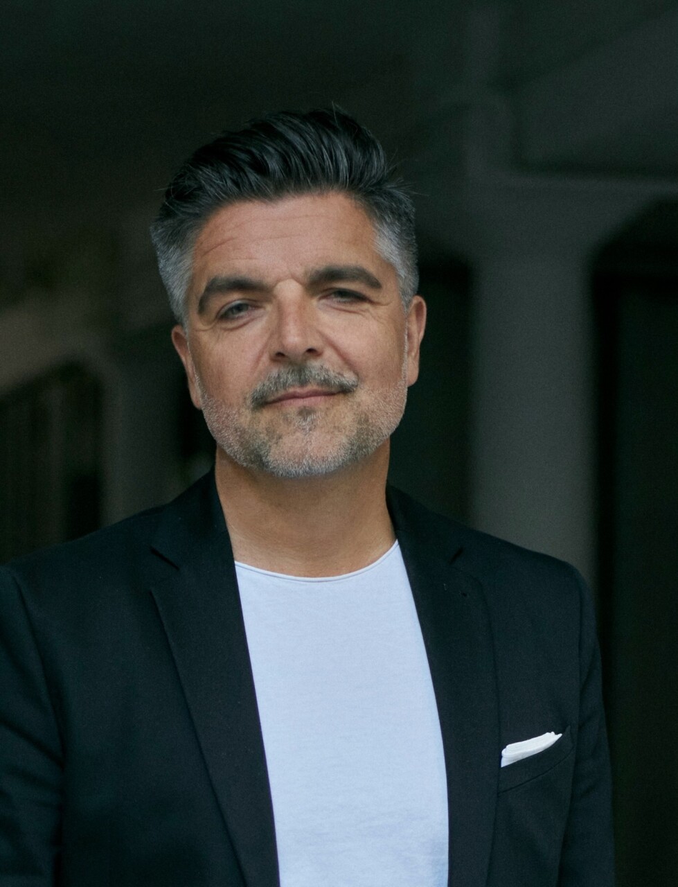 Stefan Suchanek ist Wirtschaftspsychologe, Retaildesigner und Experte für Neuroästhetik.